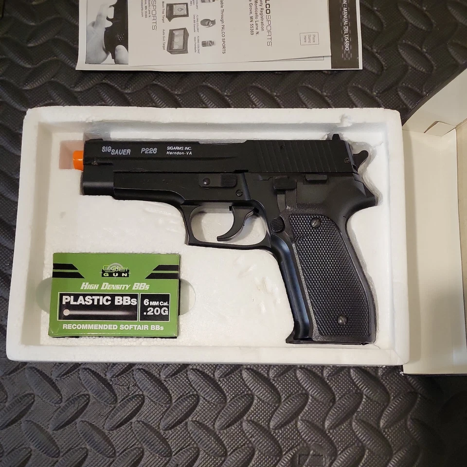 SWISS ARMS Licensed 226 Spring Airsoft Pistol w/ Metal Slide 28114 - Image 3 of 4