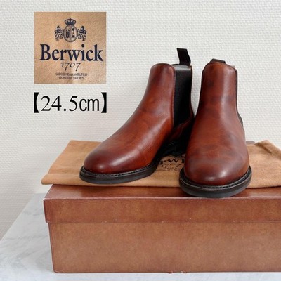 Berwick Chucker Leather Side Gore Boots Men s Size suitable for Casual/Work use