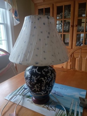 Vintage Chinoiserie Ginger Jar Shaped Blue & White Table Lamp