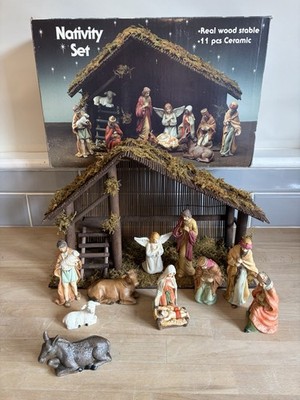 Vintage Krippe Holzstall & 11 Keramikfiguren Weihnachten OVP 