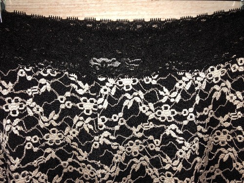 CAbi Juniors Skirt Size S Black & White Below Knee Flare Geometric Floral LBB76 - Picture 3 of 6