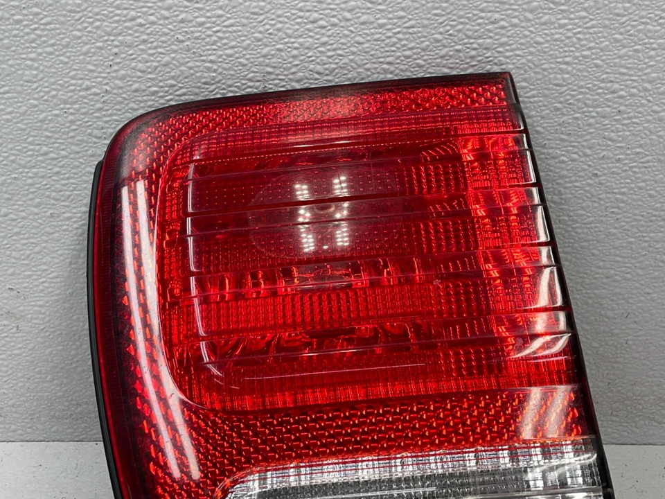 1998-2002 Lexus LX470 Rear Left Inner Taillight Tail Light Lamp 1535 OEM - Image 3 of 4