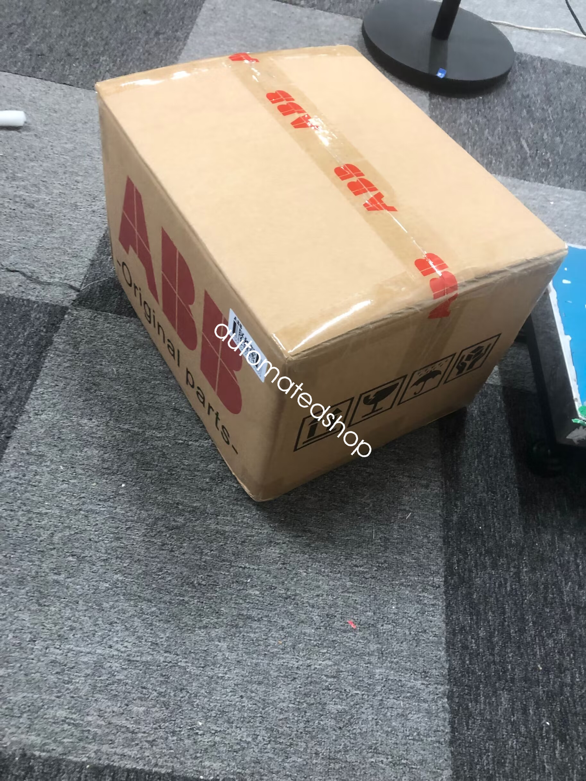 3HAC062339-005 ABB  robot motor new via FedEx or DHL