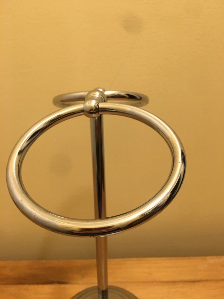 Toallero encimera Gatco en cromo pulido Foto 4 de 4