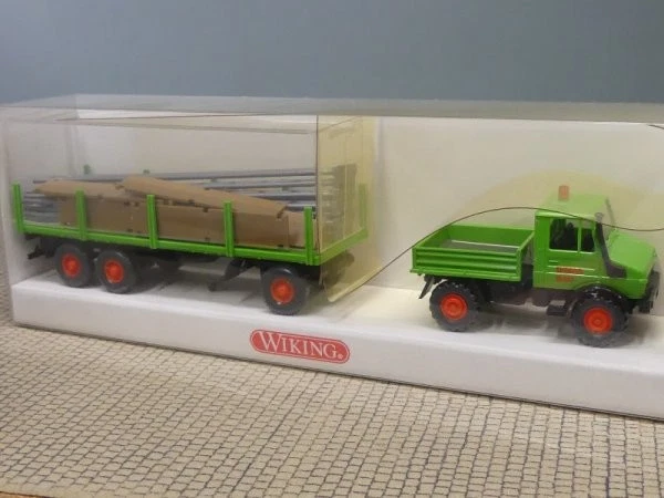 1/87 Wiking Unimog mit Rungenhänger + Bauggerüst WIMO BAU 392 01