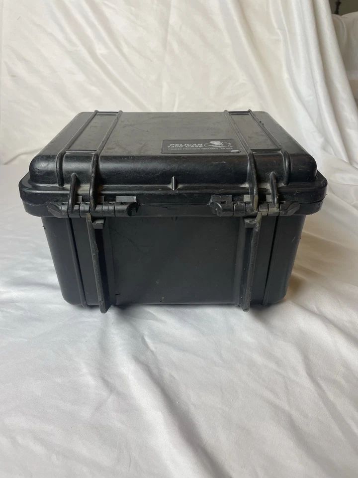 Estuche rígido pequeño Pelican 1300 - impermeable / a prueba de aplastamiento / a prueba de polvo Foto 2 de 4