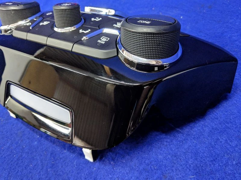 2014-2015 Chevrolet SS седан Caprice климат-контроль температуры 92273253 безель - Изображение 4 из 4