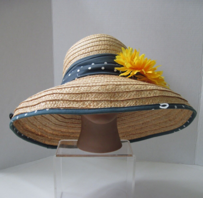 SCALA Women display picture 1