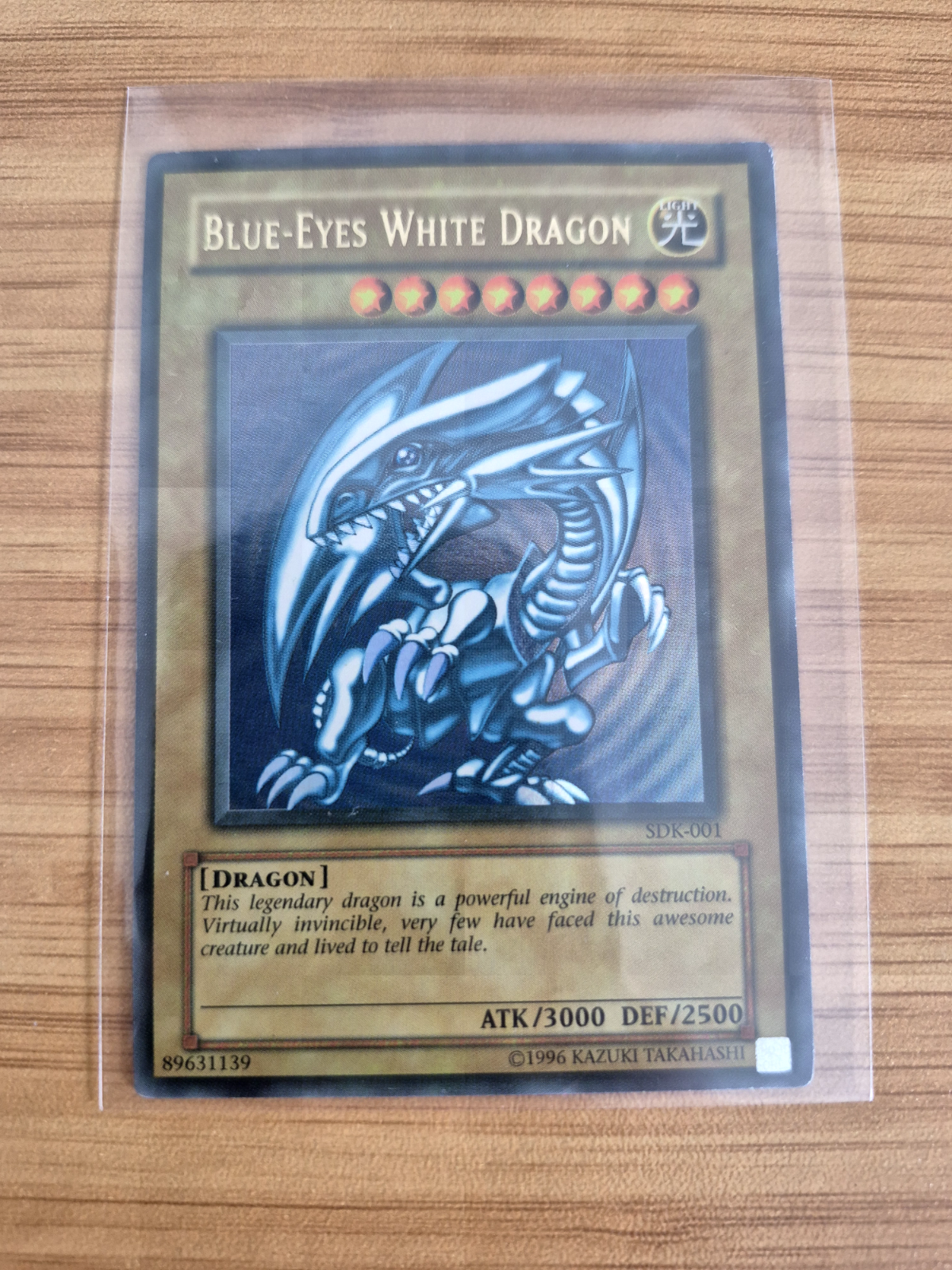 Yu-Gi-Oh SDK-001 Blue-Eyes White Dragon Rare Collectible Card