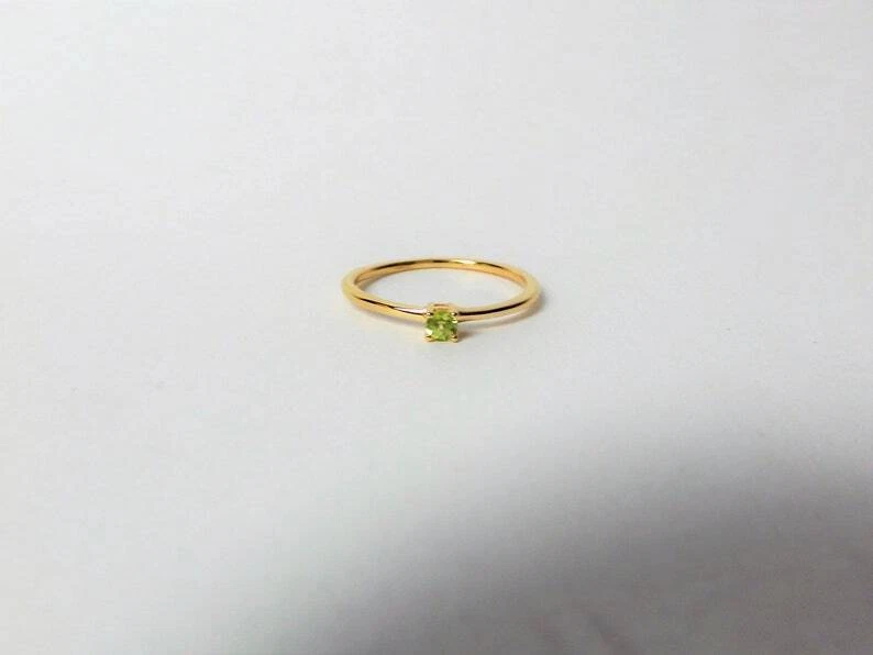 Natural Small Peridot Gemstone Solitaire Ring 14k Solid Yellow Gold Ring G384 - Image 4 of 4
