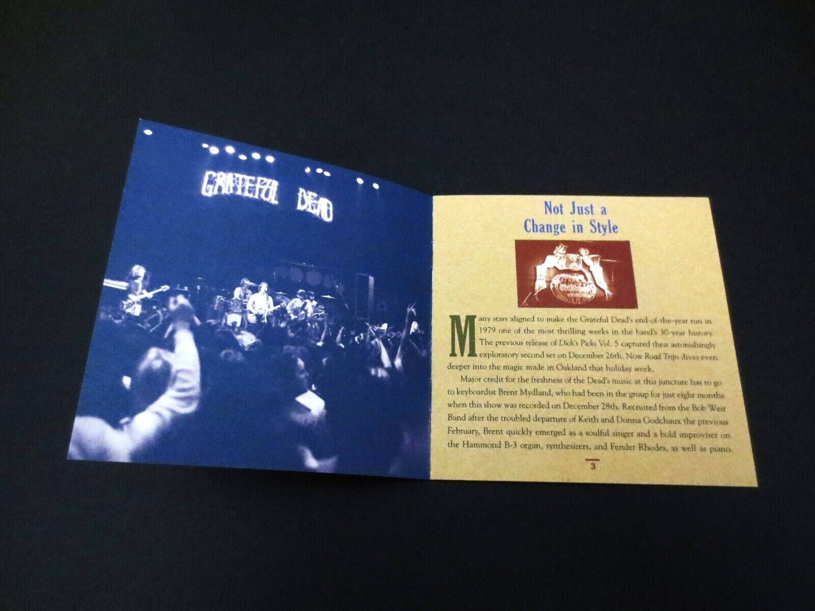 Grateful Dead Road Trips Vol. 3 No. 1 Oakland 12-28-79 California CA 1979 2 CD