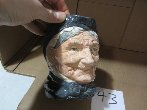 Toby Mug Pitcher GRANNY Royal Doulton D5521 vintage LARGE SIZE