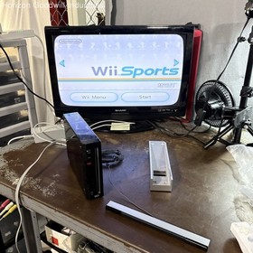 Nintendo Wii Lot Console Controllers Games & Cables (Factory Reset / Works)