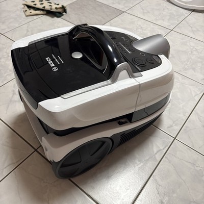 Bosch Serie 4 BWD421PRO Multifunktions Staubsauger
