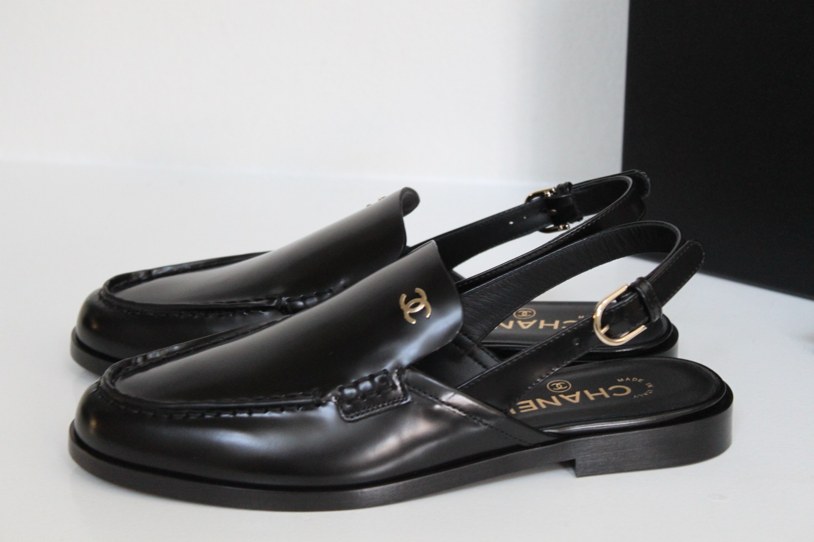 sz 8.5 / 39 CHANEL Black Leather CC Logo Slingback Flat Loafer Moccasins Shoes thumbnail 3