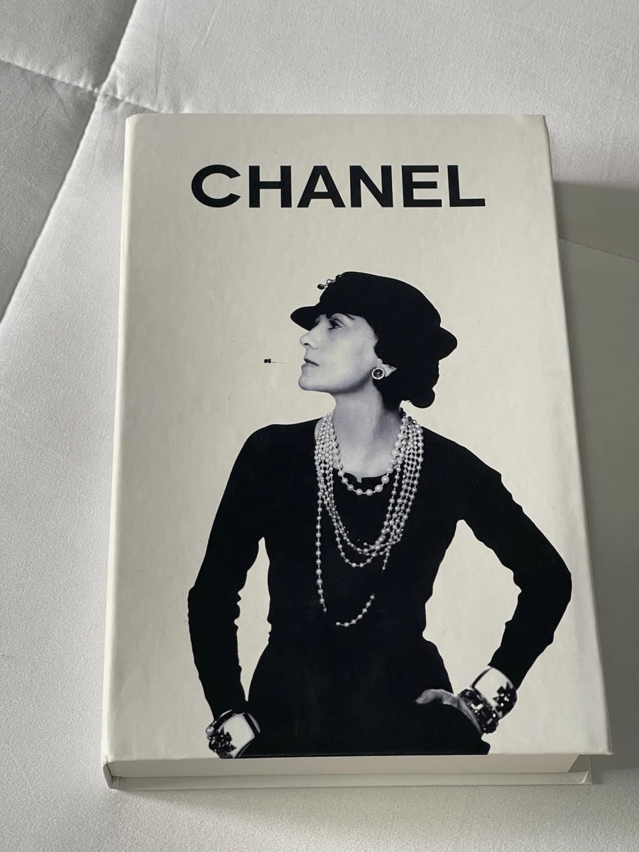 Preços baixos em Livro Chanel | eBay