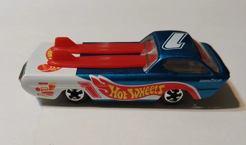 Hot Wheels Redline 1967 Deora From Special Edition Set 1:64  in mint condition
