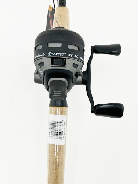 229s fishing pole Fiberglass (four sections Size 4/0 Specification:EF4000 Bay de Noc Do-Jigger