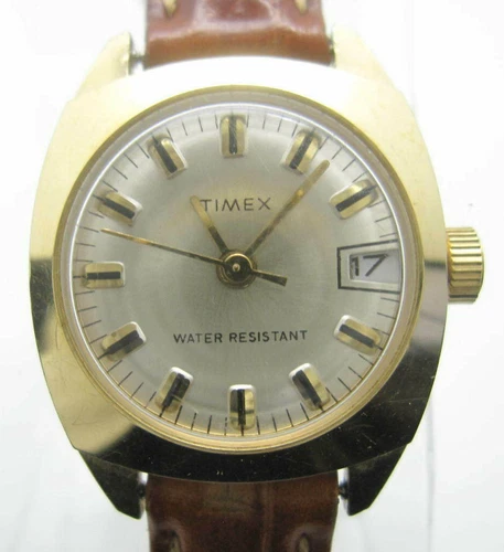 Women's Vintage Timex Water Resistant Analog Date 27mm Dial Watch (C426)