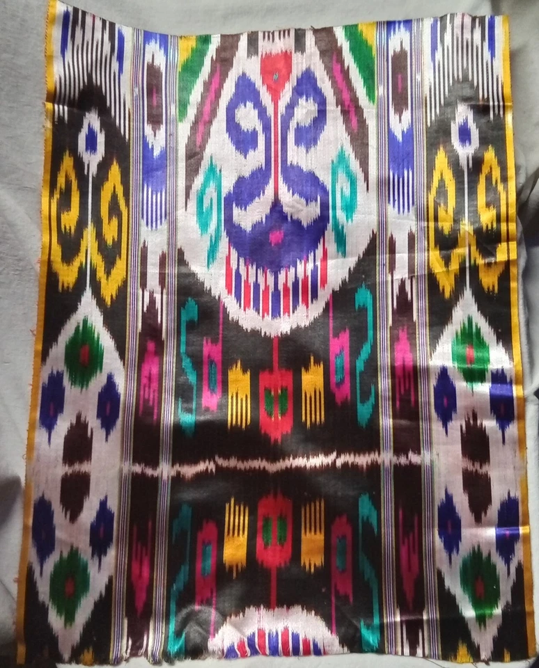 1980s Style Ikat Silk Material, Graphic, Handwoven, 3 Pieces - Image 2 of 4