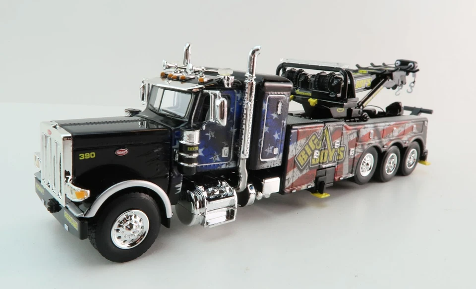 First Gear 68-1037 Peterbilt 389 Century 1150 Wrecker Big Boy's Towing 1:64 - Image 2 of 4