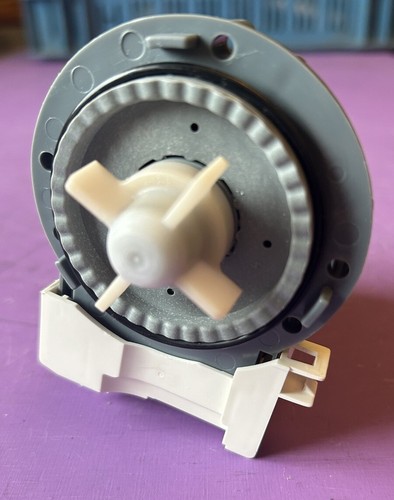 Samsung WF80F5E2W4X/WF70F5E2W4X/W Waschmaschine Ablaufpumpe B30-6AC DC31-00030H