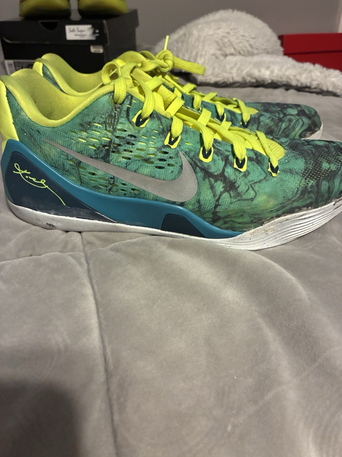 Kobe 9 Easter - image 1