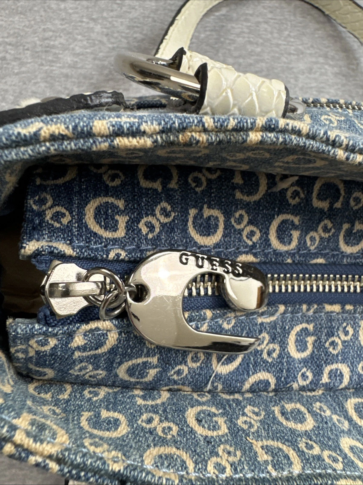 Borsa a tracolla Y2K GUESS BY MARCIANO Monogram Denim fondo di magazzino nuova con etichetta vedi note