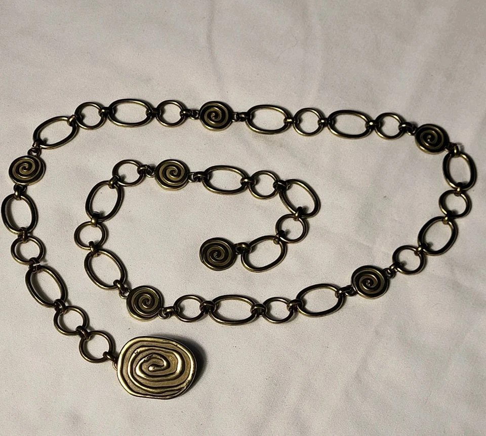 Women's Vintage Chain Belt Gold Tone Circles Ovals Swirl Coins Artsy Retro Fun - Image 2 of 4
