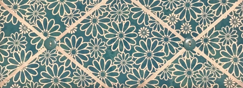 French Bulletin Board Photo Memo Turquoise White Floral Daisy Print 8 x 10 inch - Image 3 of 3