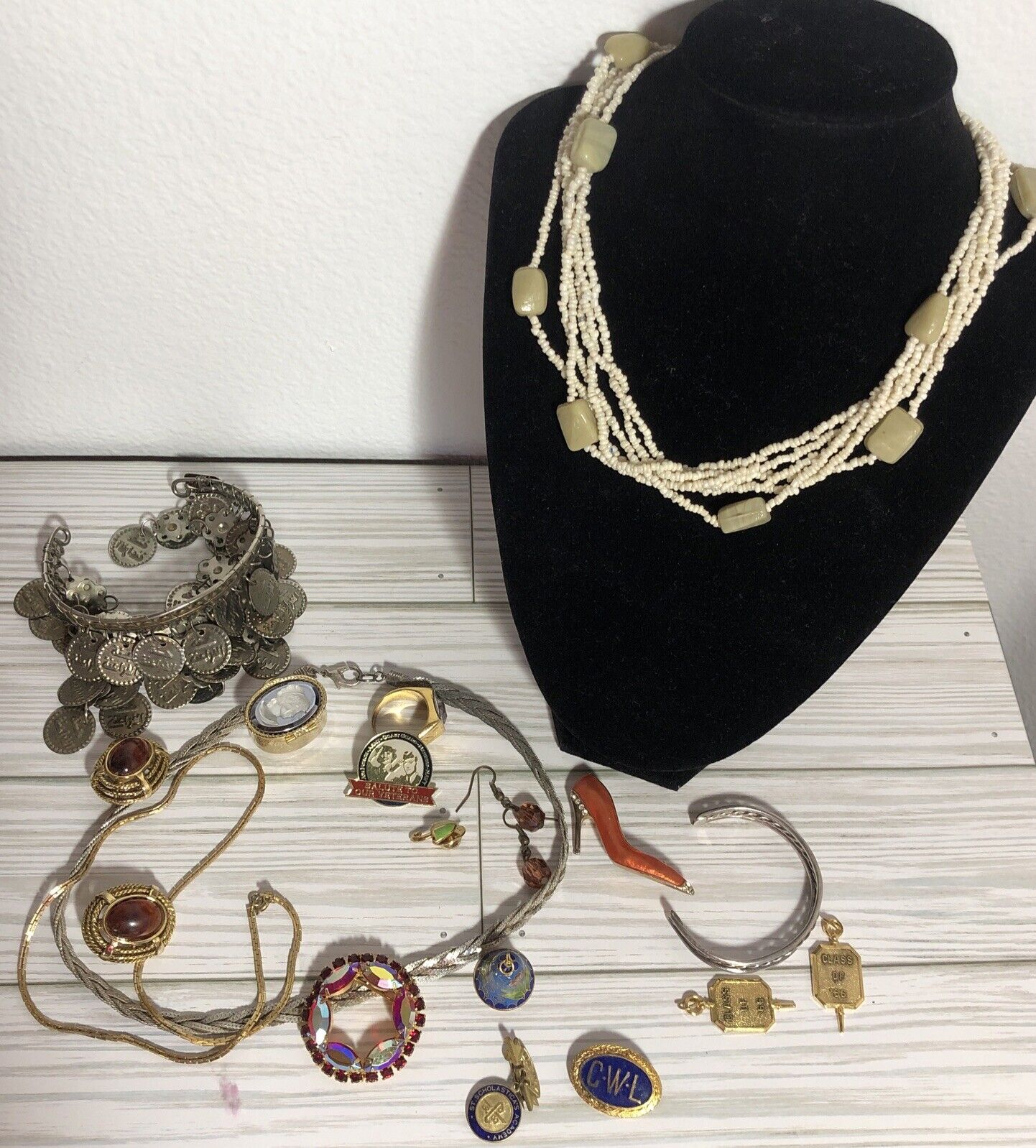Mixed Lot of Costume Jewelry & Trinkets Vintage t… - image 1