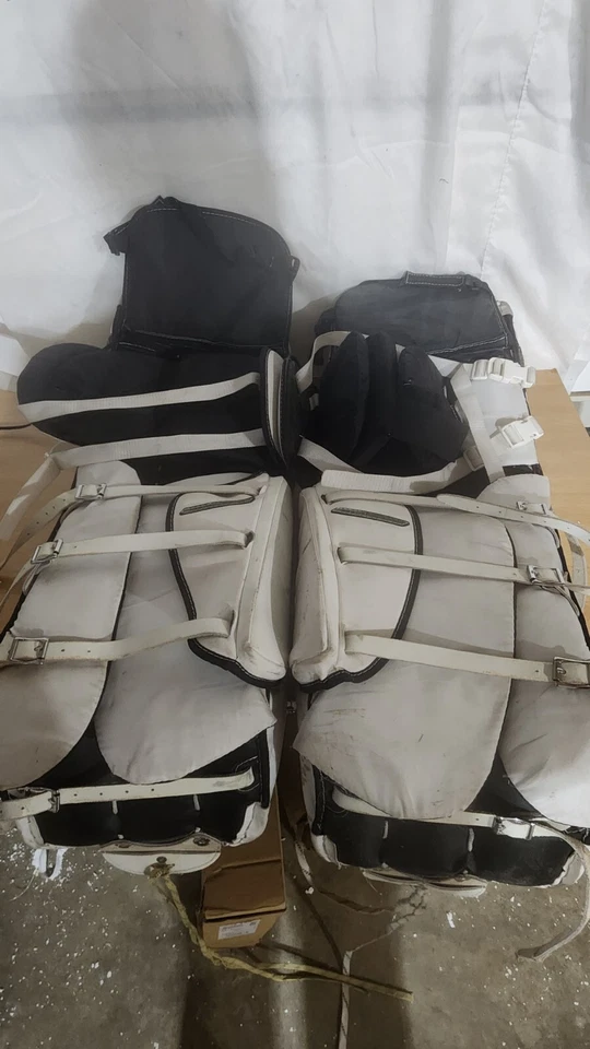 Almohadillas para piernas de portero Reebok GP RBK 5K SR 34” 86 cm blanco azul hockey sobre hielo NHL Lefevre Foto 2 de 4