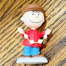 Hallmark Keepsake Ornament Peanuts Charlie Brown Decking the Tree 2015