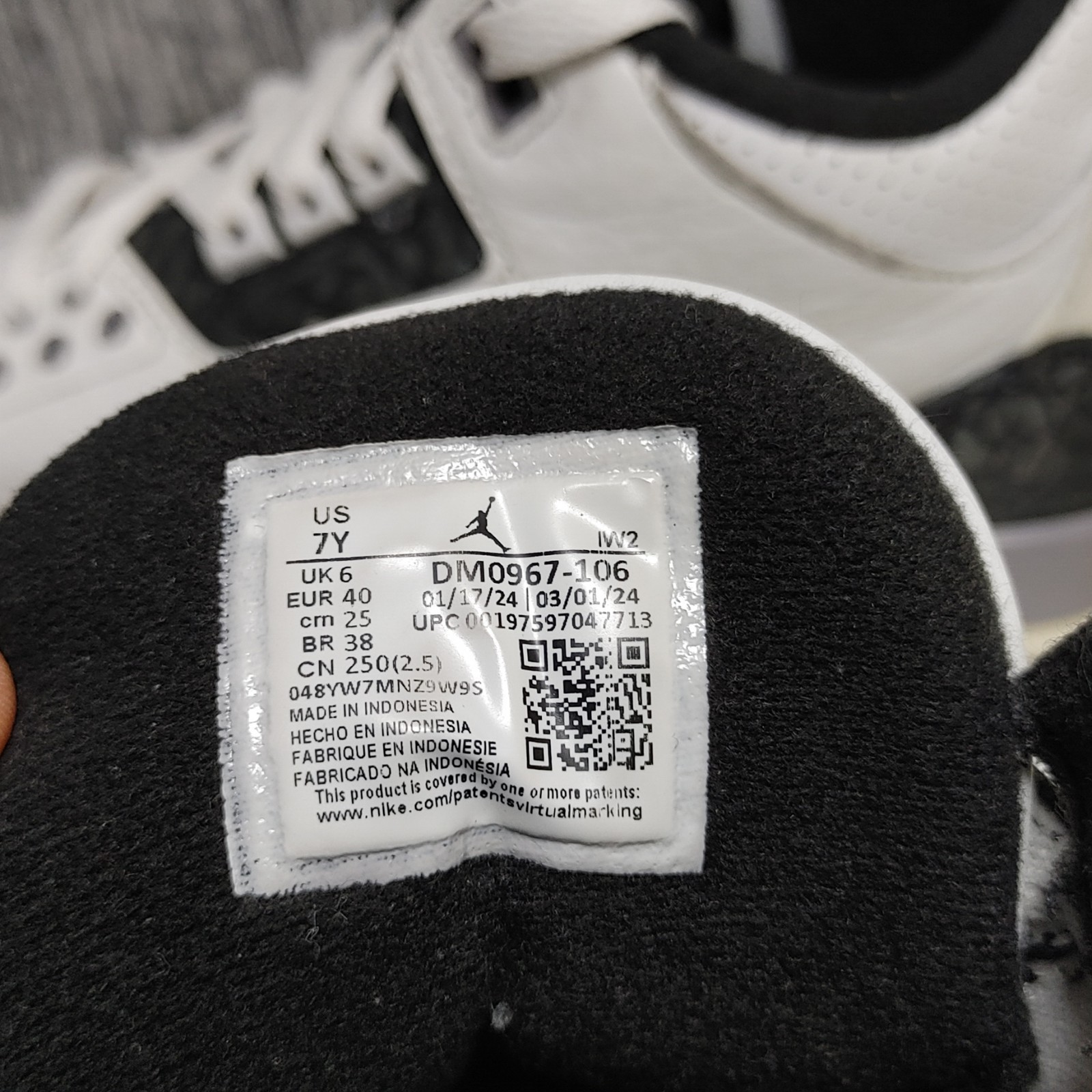 Nike Air Jordan 3 Retro Boys Size 7Y Basketball Shoes Sneakers White #DM0967-106 thumbnail 9