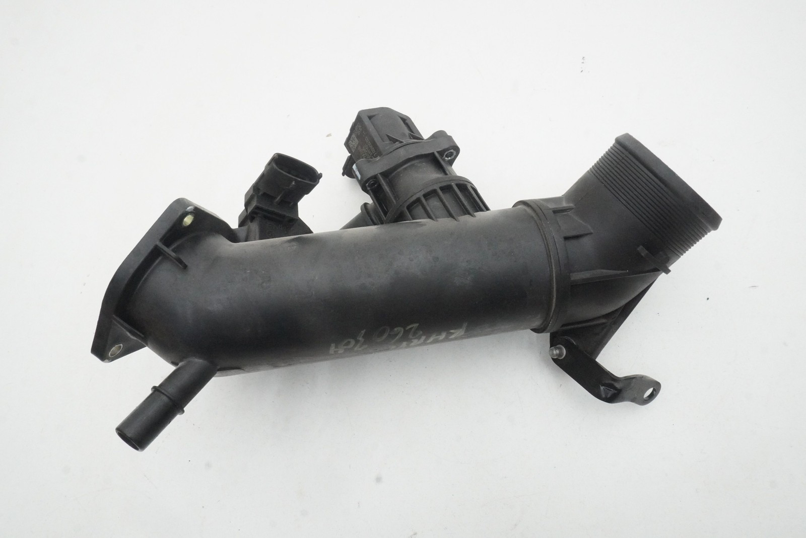 Right Intercooler Pipe Connector Barrel Valve 844546 Ferrari 296 GTB GTS F171