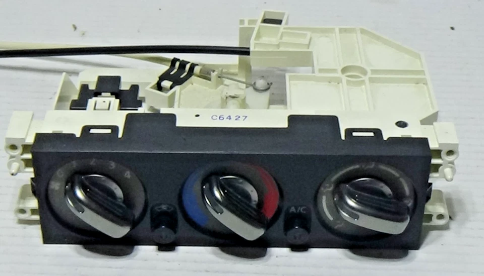 2005-2006 Nissan Xtrail AC Heater Climate Control Switch Black - Image 2 of 4