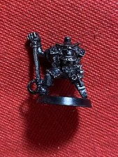 METAL WARHAMMER , GW 1992 SOLDATINO IN METALLO + BASE