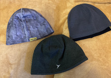 lot of 3 men  s winter beanies caps Firm Grip  