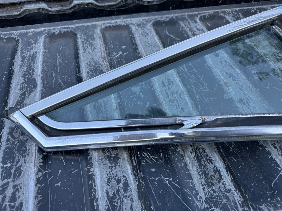 1966 Cadillac Deville Vent Window Assembly Foto 4 de 4