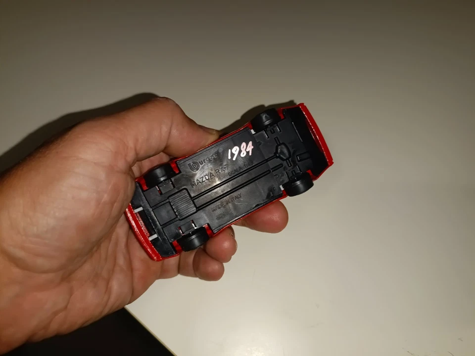 MAZDA RX7 BBURAGO SCALA 1:43 - Immagine 2 di 2