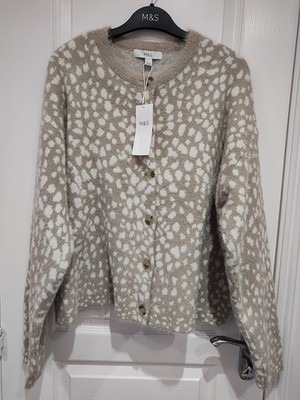 M&S Strickjacke Animal Print Rundhals groß sehr weich & warm