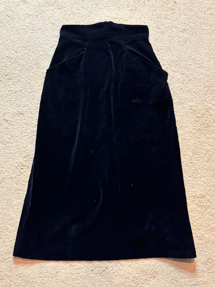 Vintage Mid-Century 1960s - 1970s Black Velvet Formal Midi Maxi Long Skirt XS/S - Image 2 of 4