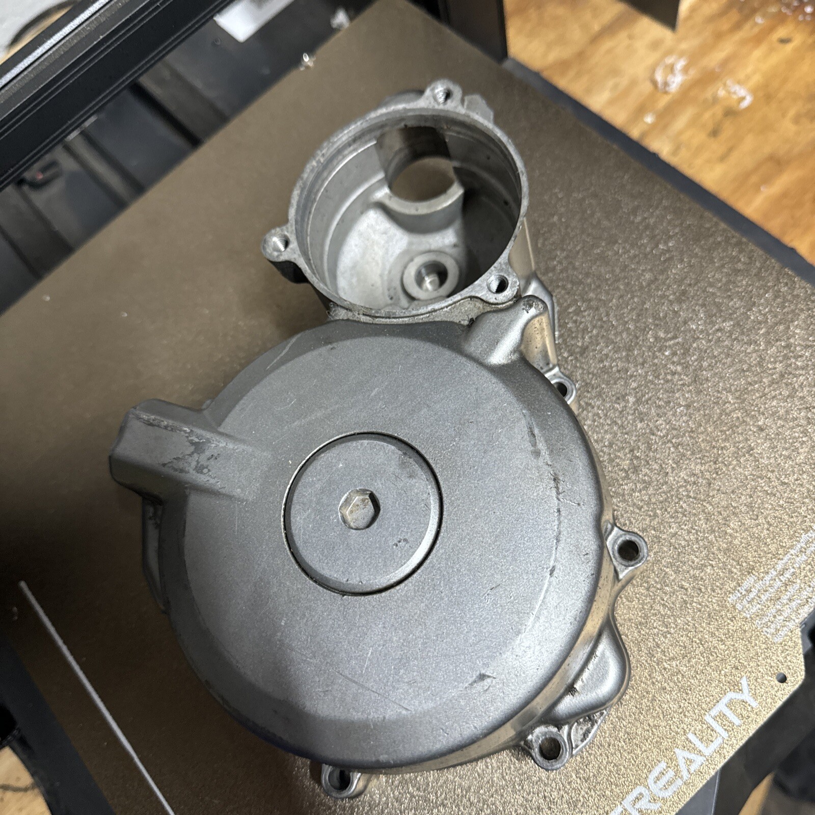 0022 Suzuki DRZ400SM DRZ400S Engine Stator Generator Cover