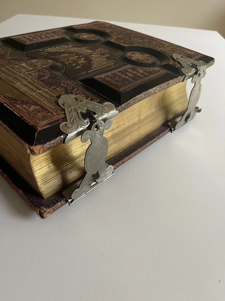 Helier Schrift Holy Writing German With Metal Clasps And Illustration 1880s Foto 3 de 4