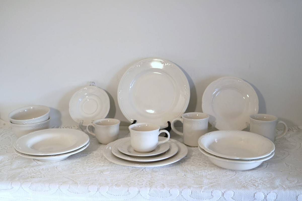 PFALTZGRAFF FILIGREE ALL WHITE LIFETIME BRANDS 16 Pcs Pc Pl Setting Serv  for