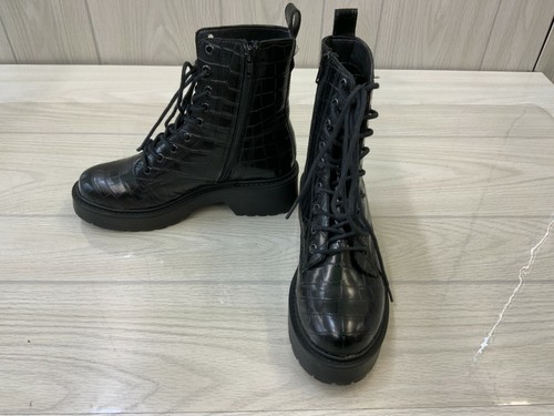 tornado combat boot steve madden