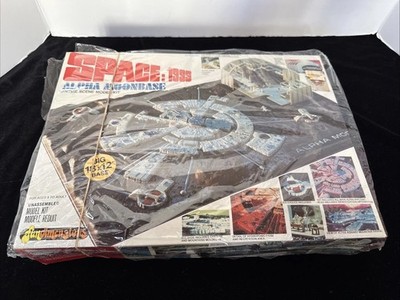 FUNDIMENSIONS 1976 SPACE:1999 ALPHA MOONBASE (18 X12 ) KIT Model Open Box
