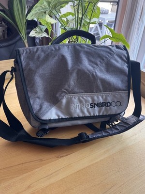 Nitro Evidence Messenger Bag, Laptoptasche, Schultertasche,