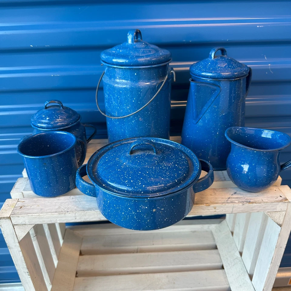 Juego de utensilios de cocina de fogata de esmalte moteado azul de colección taza ollas rústicas Foto 2 de 4