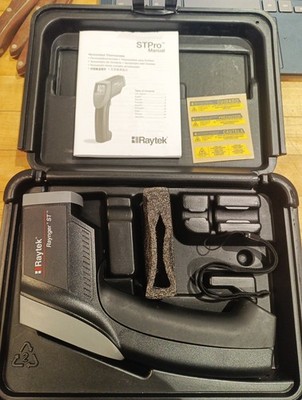 RAYTEK  ST 20 Pro Infrared Thermometer Gun Original Box, Hard Case, Manual